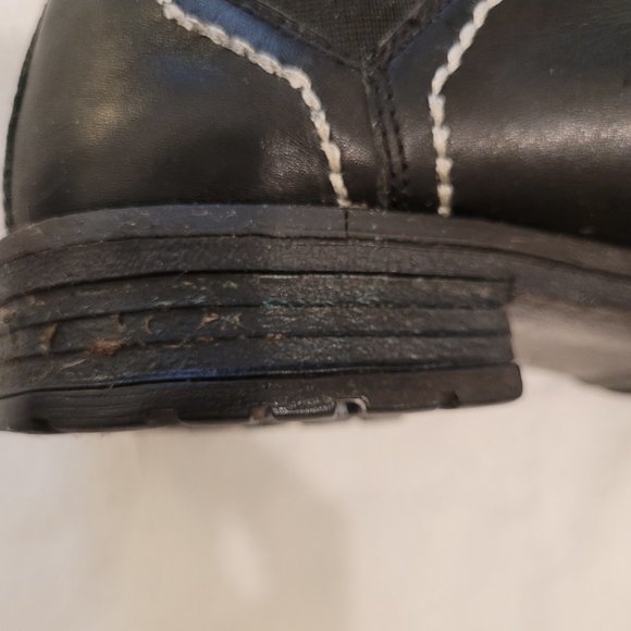 Urban Outfitters black chelsea boot - Picture 7 of 11